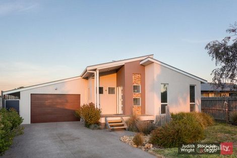 16 Roderick Cl, Cowes, VIC 3922