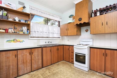 Property photo of 14 Kambala Crescent Fairfield West NSW 2165