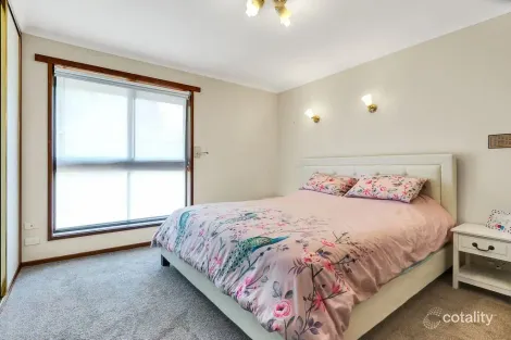 Property photo of 2 Moubray Court Werribee VIC 3030