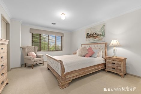 Property photo of 34 Macquarie Circuit Pakenham VIC 3810