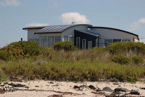 82 Ocean Dr, Port Fairy, VIC 3284