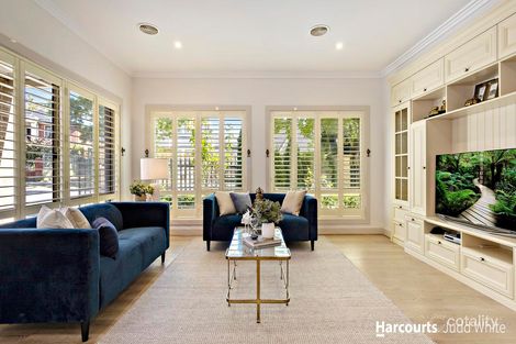 Property photo of 1 Floreat Court Glen Waverley VIC 3150