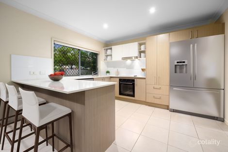 Property photo of 1/136 Central Street Labrador QLD 4215