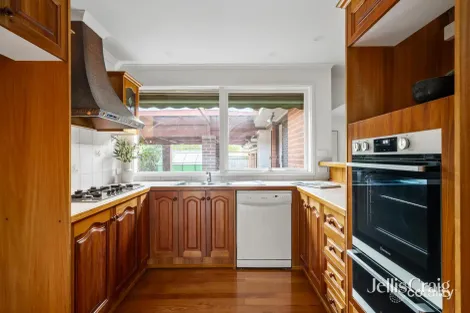 Property photo of 11 Archer Place Mill Park VIC 3082
