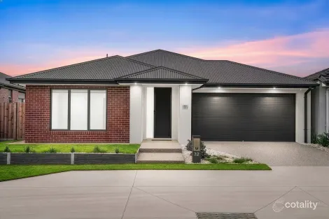 32 Peachtree Ave, Deanside, VIC 3336