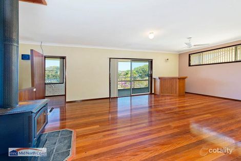 Property photo of 7 Cathie Circuit Lake Cathie NSW 2445