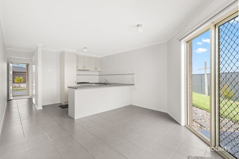 Property photo of 10 Belvedere Drive Pakenham VIC 3810
