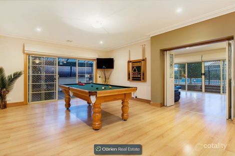 Property photo of 8 Lyrebird Gardens Berwick VIC 3806