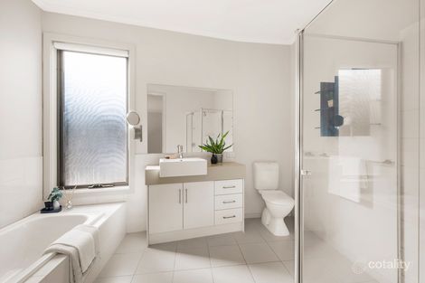 Property photo of 8 Lookout Rise Macleod VIC 3085