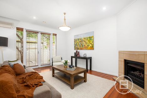 Property photo of 12 Portview Square Port Melbourne VIC 3207