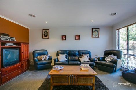 Property photo of 26 Petalnina Close Somerville VIC 3912