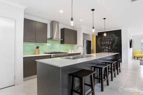 Property photo of 12 Lumina Avenue Cranbourne North VIC 3977