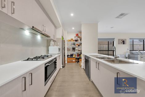 Property photo of 7 Thornton Grove Wyndham Vale VIC 3024