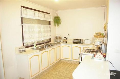 Property photo of 16 Yuma Place Bossley Park NSW 2176