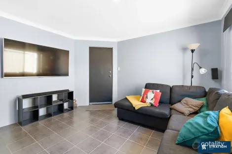 Property photo of 5 Colonial Place Gosnells WA 6110