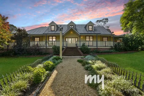 Property photo of 4 Benwerrin Crescent Grasmere NSW 2570