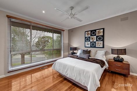 Property photo of 35 Pinehills Drive Greensborough VIC 3088