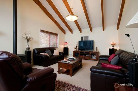 Property photo of 11 Grinstead Court Craigieburn VIC 3064