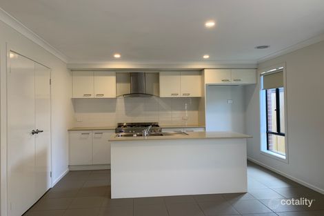 Property photo of 20 Dutchelm Avenue Werribee VIC 3030