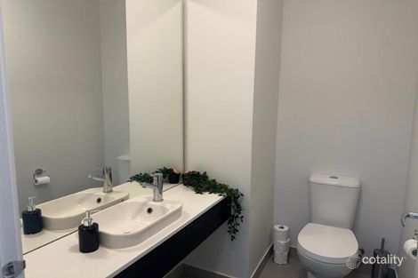 Property photo of 14 Gossia Avenue Craigieburn VIC 3064