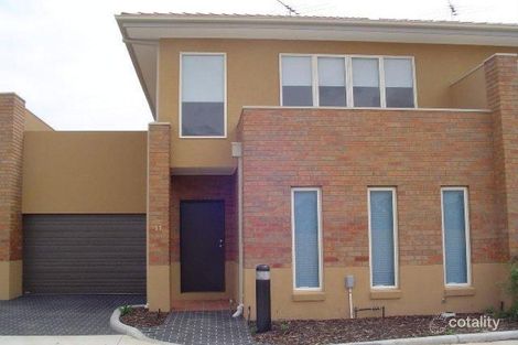 Property photo of 21/1-3 Stawell Street Werribee VIC 3030