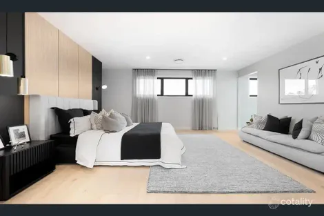 Property photo of 4 Violenta Way Rosemeadow NSW 2560