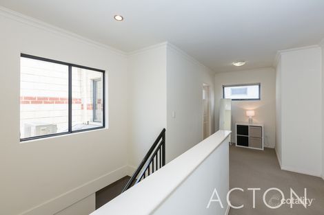 1b Pollard St, Glendalough, WA 6016