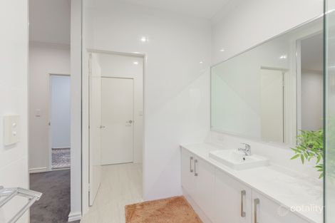 Property photo of 28 Sam Rosa Place Dayton WA 6055