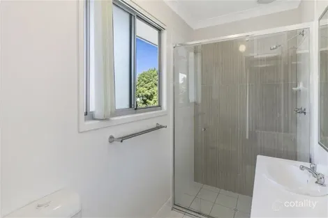 Property photo of 34 West Avenue Wynnum QLD 4178