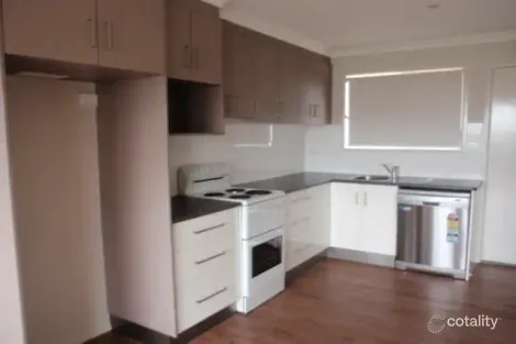 2/20 WHITE ST, EMERALD, QLD 4720