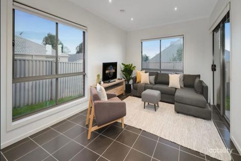 Property photo of 16 Quirk Road Pakenham VIC 3810