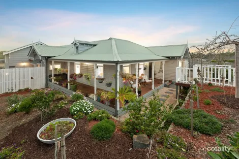 7 SALTIA DR, DOREEN, VIC 3754