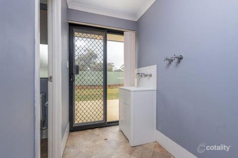 33 Hillwater Prom, Bennett Springs, WA 6063