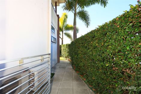 Property photo of 2/1 Palma Crescent Varsity Lakes QLD 4227