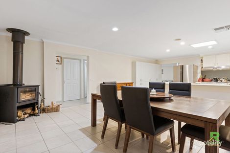 Property photo of 7 Windmill Rise Hillside VIC 3037