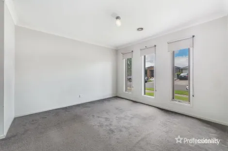 Property photo of 33 Evadene Drive Tarneit VIC 3029