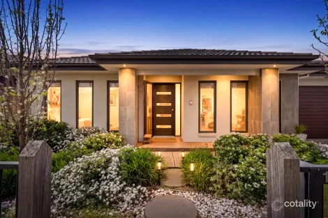 13 Meadowbank Gr, Rockbank, VIC 3335