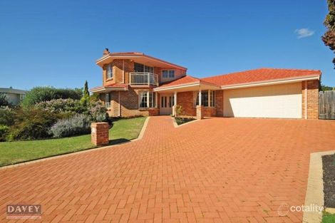 16 Ellesmere Hts, Hillarys, WA 6025