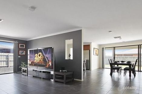 Property photo of 42 Ebony Street Cranbourne VIC 3977