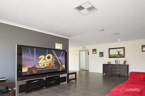 Property photo of 42 Ebony Street Cranbourne VIC 3977