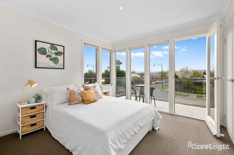 Property photo of 25 Eventide Rise Pakenham VIC 3810