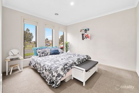 Property photo of 11 Tilden Rise Cranbourne North VIC 3977