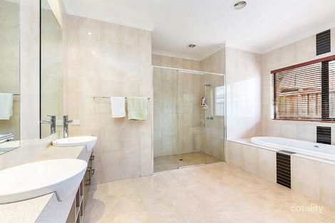 Property photo of 4 Parade Avenue Keysborough VIC 3173