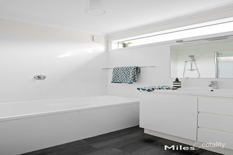 Property photo of 26 Toumlin Grove Viewbank VIC 3084