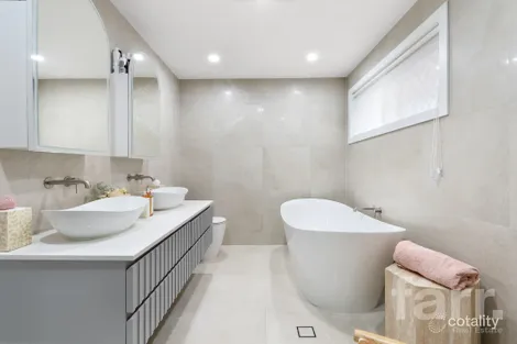 Property photo of 27 Padauk Drive Nerang QLD 4211