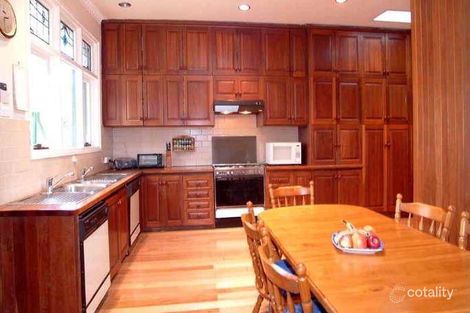 Property photo of 2 Lambert Road Caulfield North VIC 3161