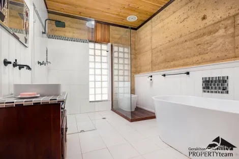 Property photo of 124 Hamersley Road Walkaway WA 6528