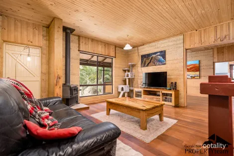 Property photo of 124 Hamersley Road Walkaway WA 6528