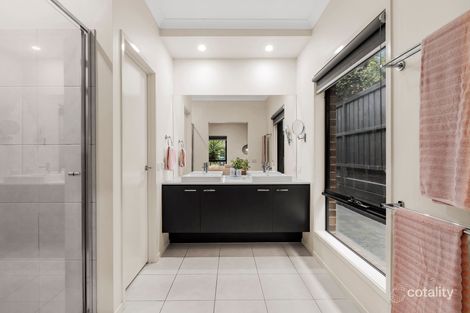 Property photo of 22 Gyrfalcon Way Doreen VIC 3754