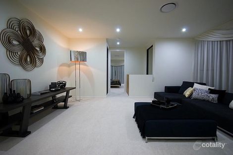 10010 The Boulevarde, Benowa, QLD 4217